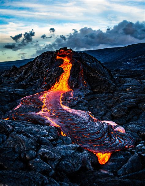 flow  kilauea  hawaii island  tumulus mount erupting   oc