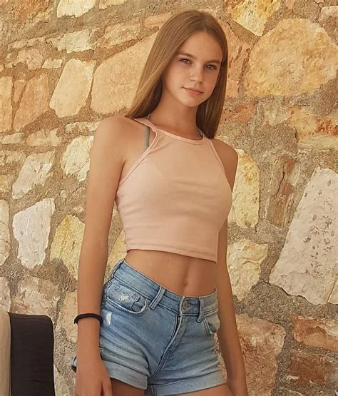 Loresa Hamitaj On Instagram “🤗” Preteen Girls Fashion Cute Girl