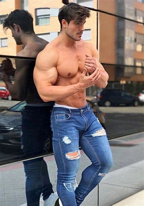 look at that bulging muscle muscle men sexy men shirtless men