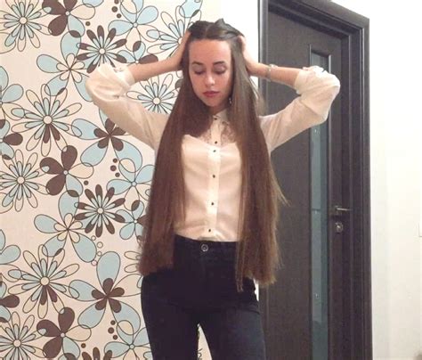 Video Classic Length Hair Business Girl