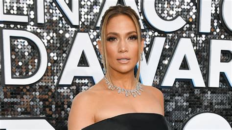 jennifer lopez at sag awards 2020 see her gorgeous gown with a rod hollywood life