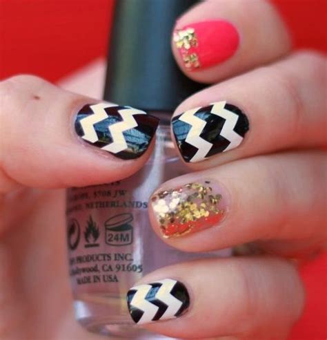 chevron nail art chevron nails nail art stripes striped nails