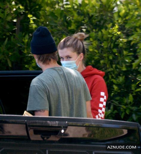 Ireland Baldwin Wears A Mandatory Face Mask While Unloading Cases Of