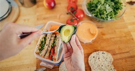 the 5 principles to a healthy lunch that s easy to make and filling