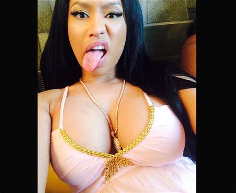 Pic 45 Nicki Minaj Puts On A Curvy Display Daily Star