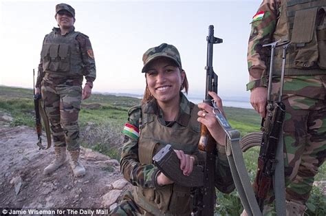 isis fighting female kurdish soldiers refusing to fight