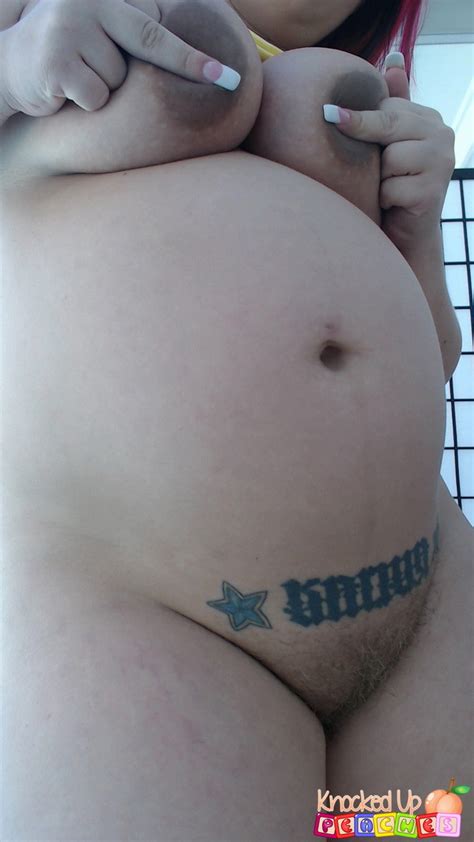 georgia peach shows off her swollen belly pichunter