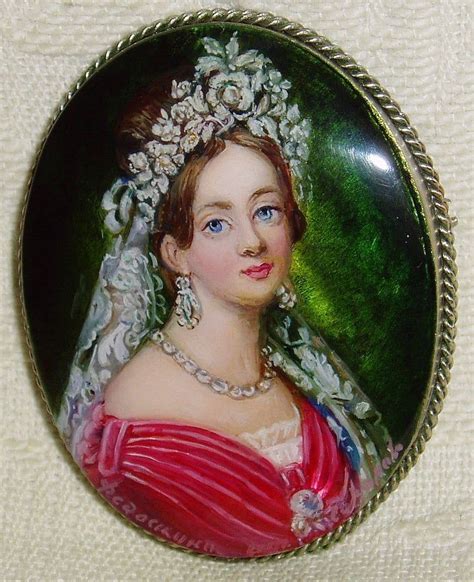 Beautiful Russian Lacquer Brooch Mother Of Pearl Queen