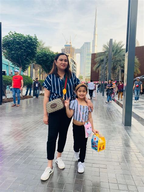 Watch Uae Based Filipina Frontliner Made Her Daughter Wear Ppe On Her