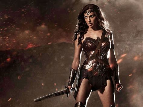 Wonder Woman Grant Morrison Fears Gal Gadot In Batman V