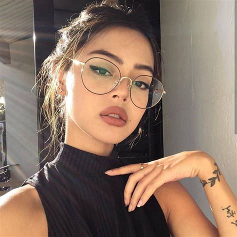 Pin By 『 𝓐𝓾𝓻𝓮𝓵𝓲𝓮 』 On Aesthetics Glasses Makeup Cute Glasses Glasses