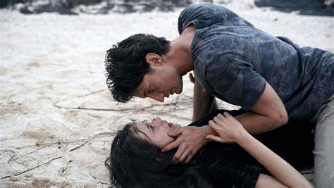 Lovers Amants Film Review Venice 2020 Hollywood Reporter