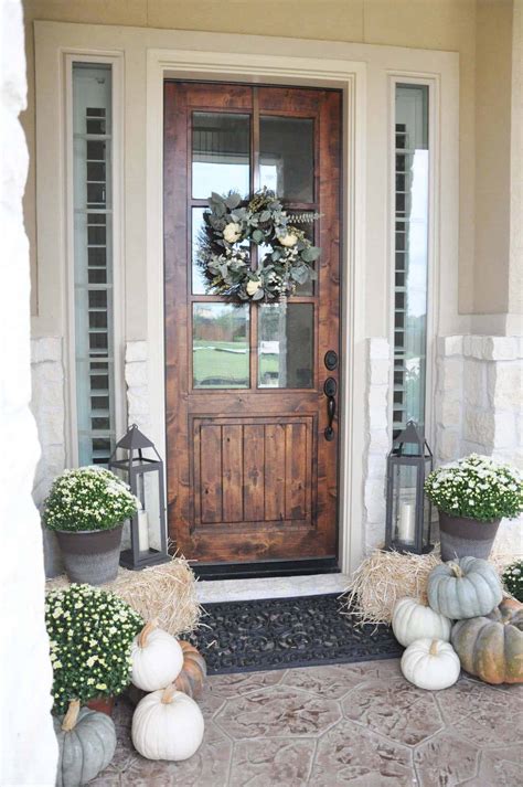 amazing ways  decorate  front door  fall style