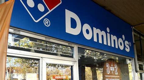 dominos danmark er solgt pizzeriaerne vil genabne