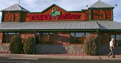 texas roadhouse ceo pulls  diners   recipe