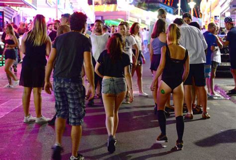 Drinkers Are Ignoring The New Magaluf Bans Brought In After Girl Gave