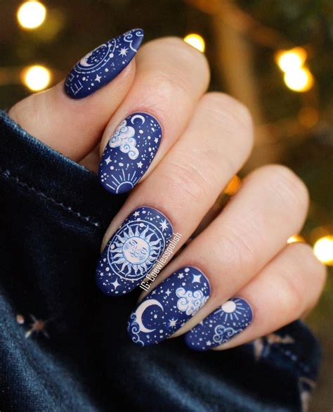celestial nails    world designs    manicure
