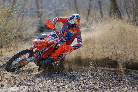 ktm enduro racing team  ready   season autoevolution