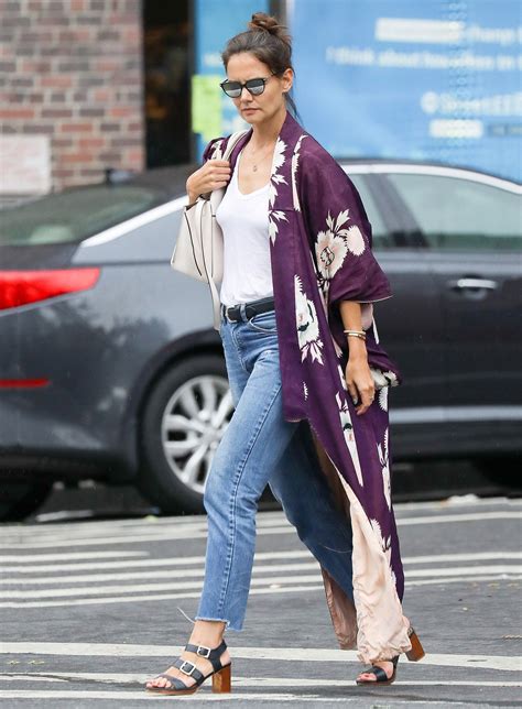 Inspired By Katie Holmes In A Kimono And Jeans Celebrity