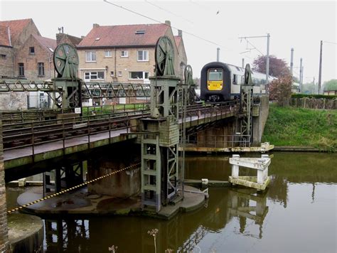 veurne brug  kanaal nieuwpoort duinkerke de trein van flickr