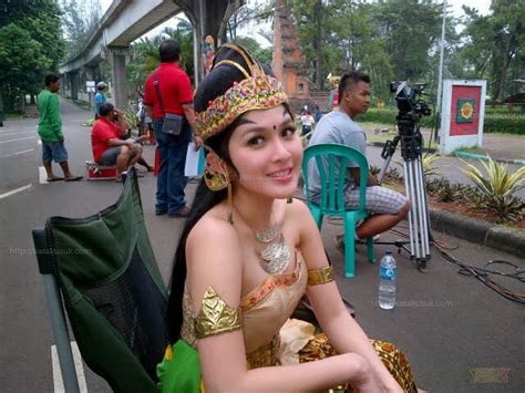 Kanomatakeisuke Sandra Dewi Beautiful And Sexy