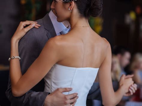 wedding guests share when they knew the marriage wouldn t last