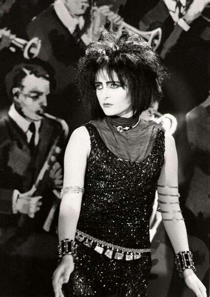 pin by kelly engstrom on gothic women siouxsie sioux new wave music