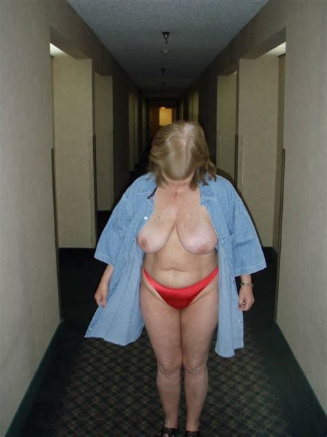 Average Woman Flashing Picture 4 Uploaded By Suew On