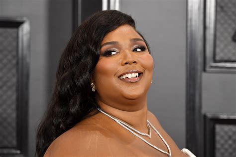 Lizzo S New Curly Red Hair Looks Fire Hellogiggles