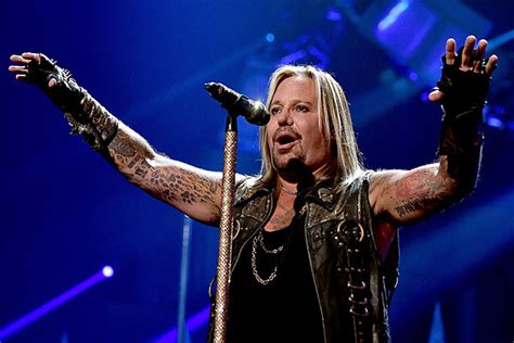 vince neil never apologized for sex with aandr man s girlfriend
