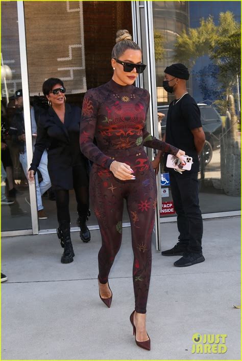 Photo Khloe Kardashian Skintight Bodysuit Filming Kris Jenner 01