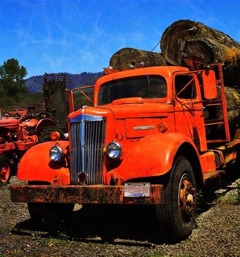 logging truck  oregon photograph  image takers photography llc