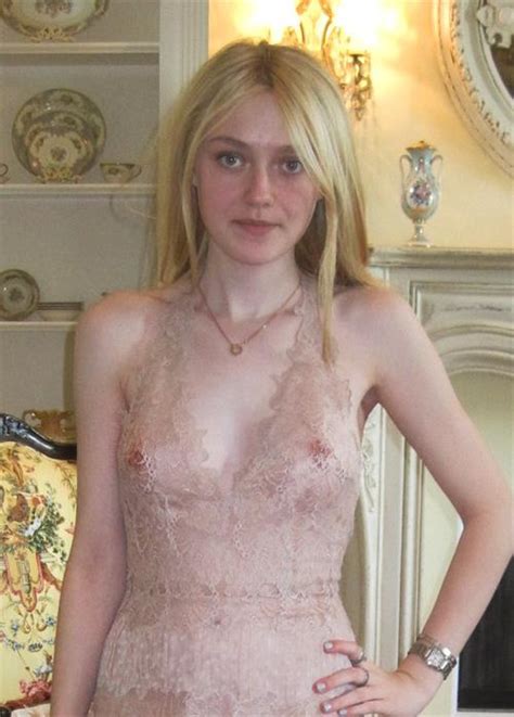 dakota fanning nude 1 pictures rating 6 91 10