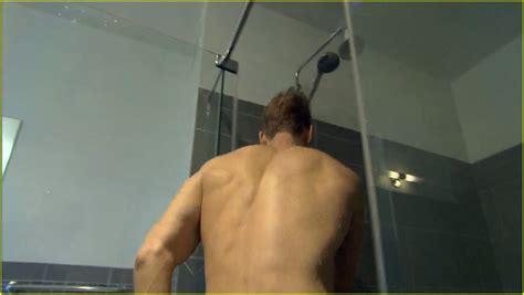 Video The Bachelor S Nick Viall Strips Down For Shower Scene On Season
