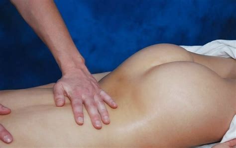 giving a correct erotic massage 40 pics