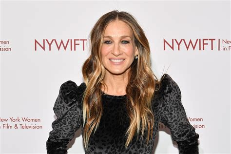 sarah jessica parker announces she is ready for hocus pocus 2 as she