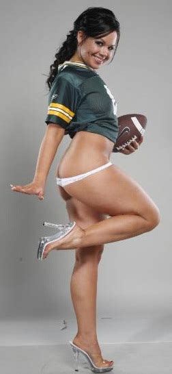 beauty babes nfl sunday week 6 sexy babe alert green