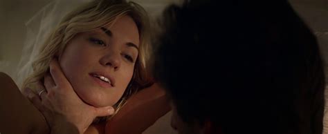 naked yvonne strahovski in manhattan night