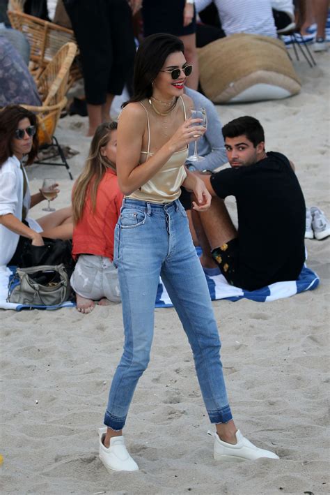 kendall jenner at the beach in miami 12 04 2016 hawtcelebs