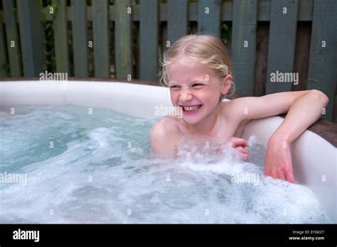 Sexy Girls In A Hot Tub Amir Joryeong Save The Rainforest