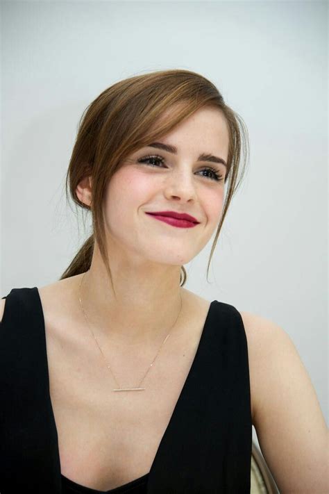 Emma Watson Belle Emma Watson Hair Emma Watson Makeup Side Fringe
