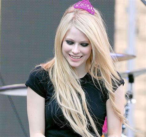 avril lavigne blonde canada and canadian image 145093
