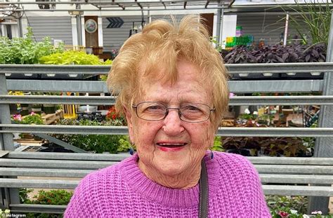Grandma 93 Goes Viral By Sharing Her Very Blunt Dating Advice Daily