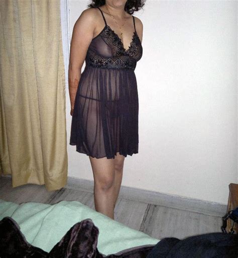 indian woman in nighty boob pics