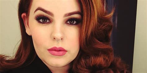 Tess Holliday Shares New Pregnancy Selfie Plus Size