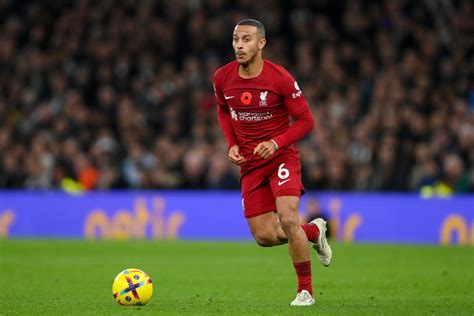 barcelona eye liverpool superstar   year  contract