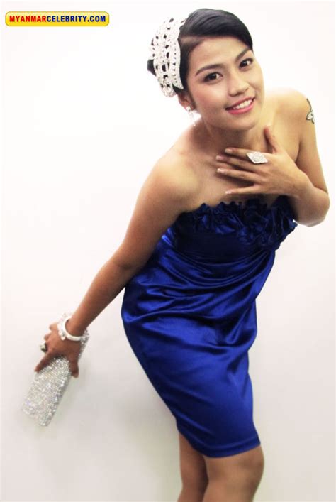 model ei chaw po in strapless blue fashion dress