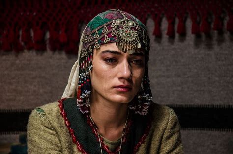 hande subasi in dirilis ertugrul 2014 turkish women beautiful