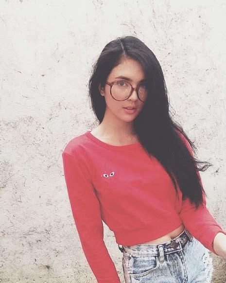 Sofia Andres With Images Flattering Outfits Fashion