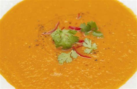 Jamie Oliver S Spicy Tomato Soup Dinner Recipes Goodtoknow